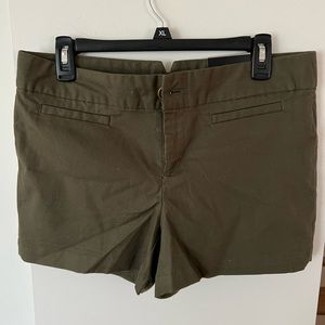 Banana Republic Size 8 Green Shorts